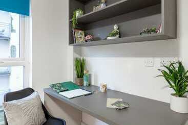 هاستل Rooms & Studios For Students Only Bolton