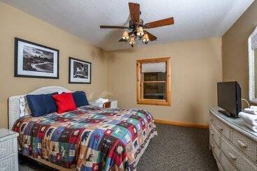 کلبه Cozy Bear Chalet