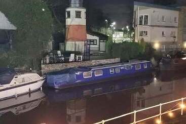 فندق The Waterside Bar Rooms & Restaurant