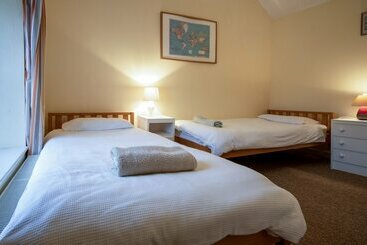 Poppy Cottage  3 Bed Cottage  Pembroke