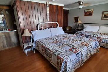 فندق على الطريق Hikers Cimarron Inn & Rv Park