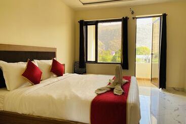 Отель Pushkar Retreat Resort   The Nature And Mountain View Resort ,pushkar