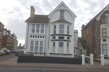 بنسيون Grace House