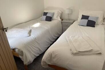 کلبه The Grooms House