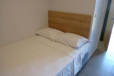 مبيت وإفطار Comfort Suites & Rooms