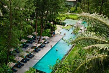 בית מלון כפרי Avani+ Khao Lak Resort