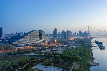 Holiday Inn Hotel And Suites Wuhan New City By Ihg
