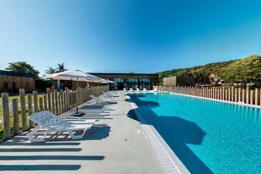 리조트 Le Conquerant