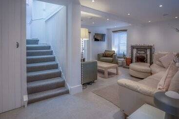 Caleb S Cottage   4 Bed Cottage   Solva