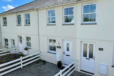 Charming 2bed Cottage In Charlestown Near The Sea