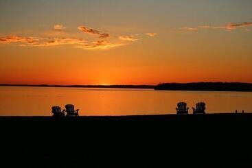 هتل First Floor East Family Deluxe