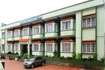 پانسیون Green Park Grand Inn