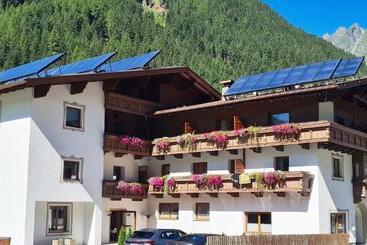 تختخواب و صبحانه Pension Haid