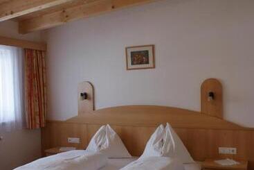 مبيت وإفطار Haus Bergkristall