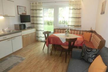 هتل Ferienwohnung Hildegard Eiter