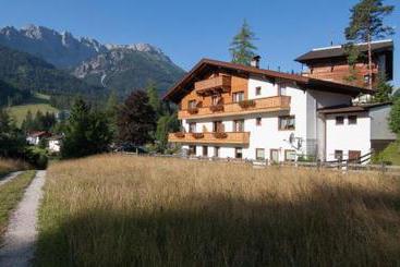 بنسيون Gästehaus Panorama