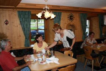 Отель Ledererhof