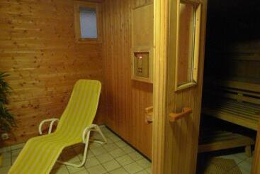 ペンション Restaurant Böck Roter Hahn