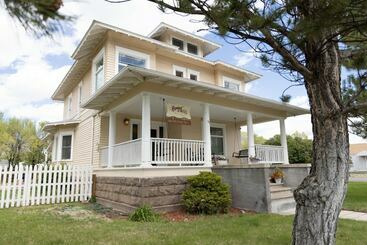 Пансион Honey Bee Manor