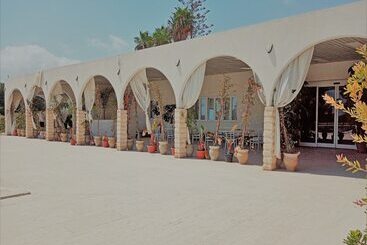 مسافرخانه Armonia