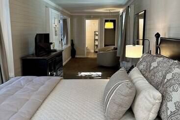 Отель Napa Valley Railway Inn