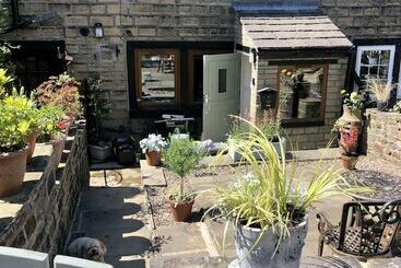 Wuthering Cottage Haworth Stylish, Cosy & Comfy