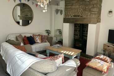 Wuthering Cottage Haworth  Stylish, Cosy & Comfy