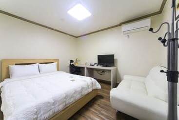 فندق على الطريق Geojedo Okpo Geoje Business