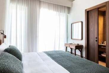 هتل Alero Seaside Skyros Resort