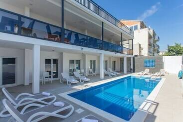 פנסיון Room In B&b   All Saints Suites B&b Kastela
