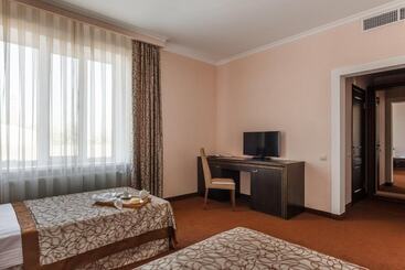 هتل Restaurant Mask