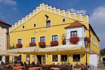 Отель Zur Krone Gmbh