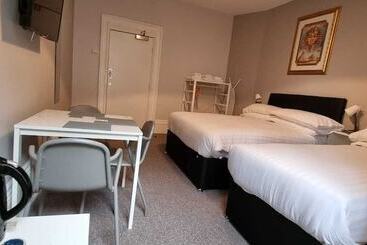 Пансион City Express