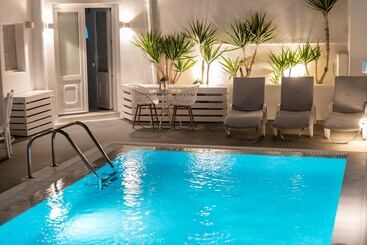 Residencia Beautiful 4 Bed Cave House Near Fira, Private Pool