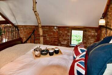 コテージ 2 Bed 18th Century Barn   Sleeps 6   Pet Friendly