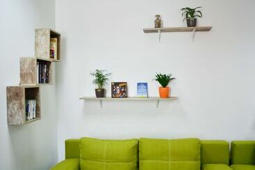 Hostel51