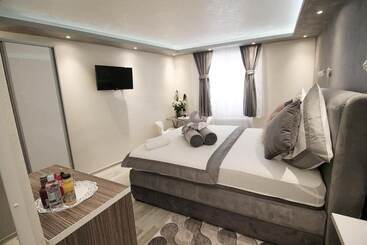 펜션 Alessio Premium Rooms