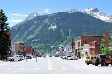 בית מלון כפרי Kendall Mountain Lodge