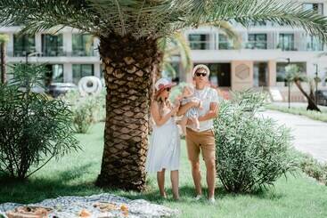 מלון דירות Luchezarniy Resort