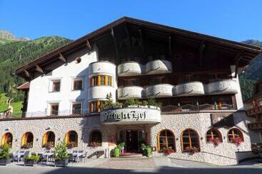 Alpenhotel Ischglerhof