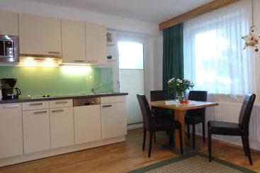 تختخواب و صبحانه Apart Landhaus Gstrein