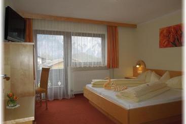 تختخواب و صبحانه Gästehaus Edelweiss