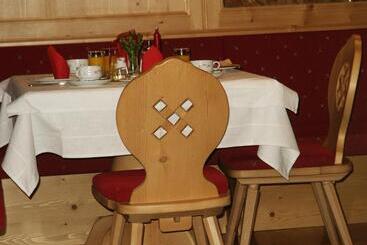 مبيت وإفطار Pension Edelweiss