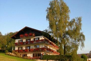 مبيت وإفطار Pension Seeblick