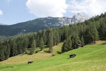 هتل Kratzerwirt Apartments