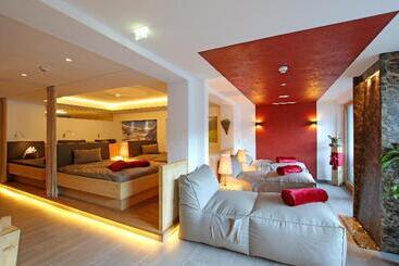 هتل Schwarzer Adler