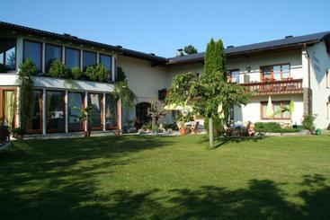 Garni Landhaus Servus