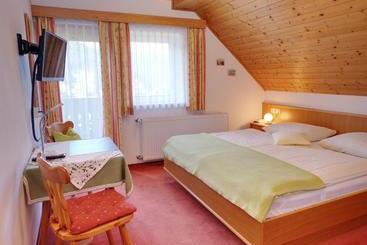تختخواب و صبحانه Landhaus Hinteregger