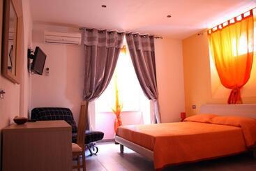 ホテル Affittacamere Lunamar