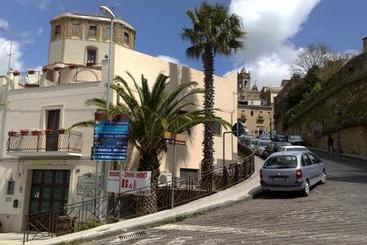 Отель B&b Girosa